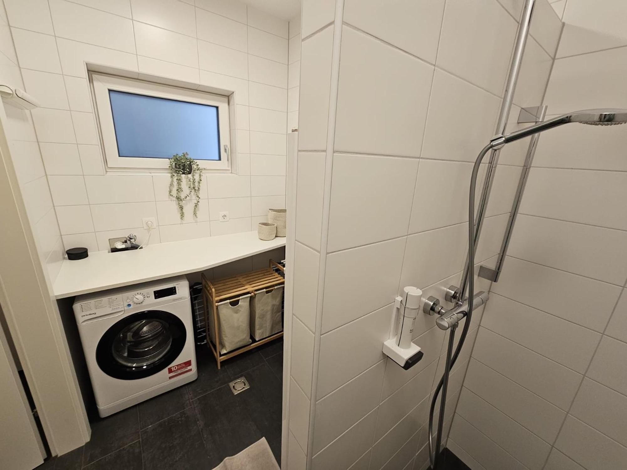 Apartment Leibnitz Im Zentrum Nahe Am Bahnhof Und Der Suedsteirischen Weinstrasse Eksteriør billede