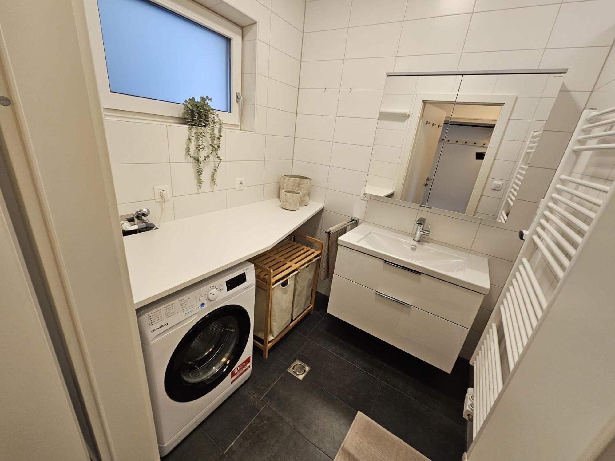 Apartment Leibnitz Im Zentrum Nahe Am Bahnhof Und Der Suedsteirischen Weinstrasse Eksteriør billede