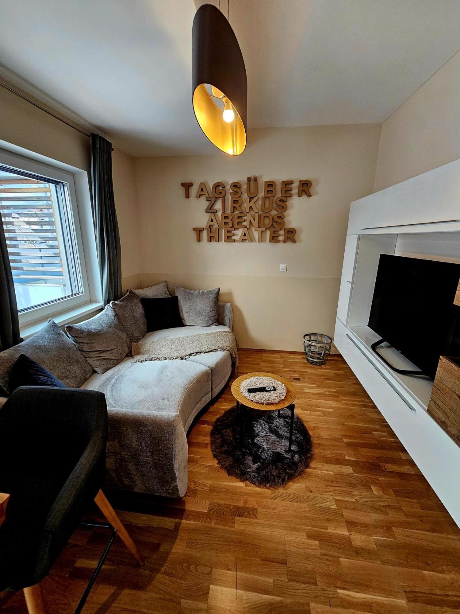 Apartment Leibnitz Im Zentrum Nahe Am Bahnhof Und Der Suedsteirischen Weinstrasse Eksteriør billede